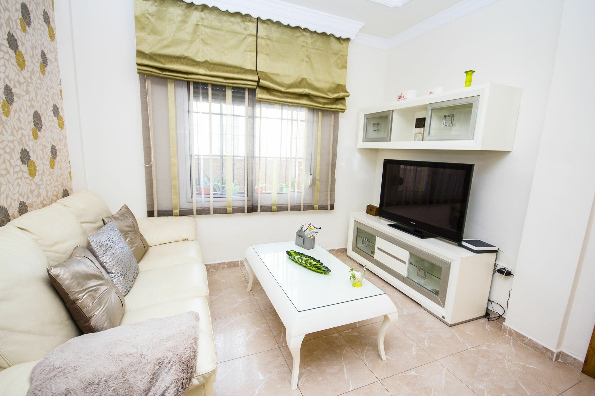 Claudia Canovas Villa *